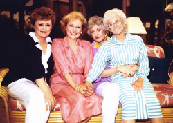 intomywomb-garden:  dana-delany: The ever-lovely Golden Girls. [x]From left: Rue McClanahan, Betty White, Bea Arthur, Estelle Getty  The women who raised me. haha 