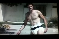 hispanicbabyboy:  Johnny knoxville wearing a diaper 