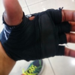 &ldquo;too much training kills&rdquo; by Gloves 😒💪 #Nike #arms #training  #gym