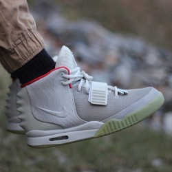 illestsneakers:  Thanks for tagging #illestsneakers @s_caron45! Those Platinum Yeezy 2’s are fire 