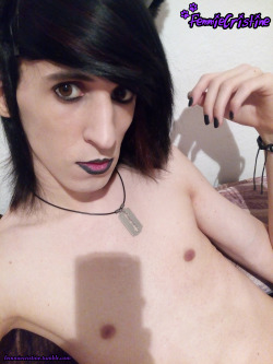 Dyed my hair black &amp; tried to do Marilyn Manson makeup x)