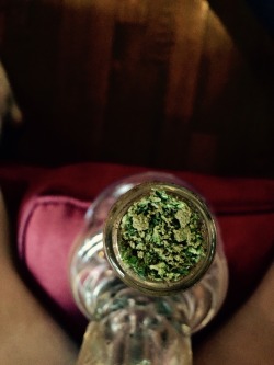 blow-dro-getweird:  Blue dream topped off with some bubble hash 👌
