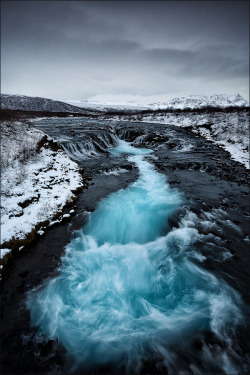 evocativesynthesis:  ”[ … black, white &amp; blue ]” by D-P Photography 