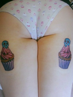 sniickersnee:  New tattoos :) Butt cakes!