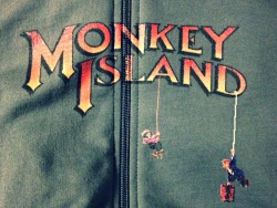 alicesdisneyadventures:  It finally came!!! After a huge struggle with my bank and my university’s mail room, I am now a proud owner of a Monkey Island Jacket, complete with Guybrush, Elaine, and the treasure of Big Whoop.