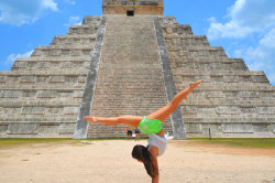 Bloqrate:  Omfg Its Chichen Itza, I Went Here. 