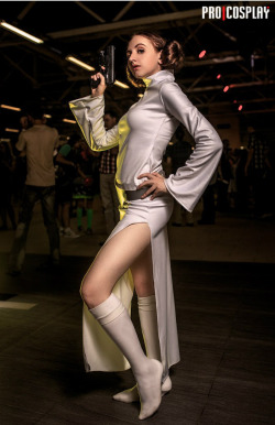 jedi4life:  Princess Leia Organa Starcon by ~Haruhi-tyan 