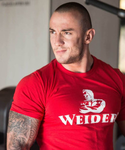 serbian-muscle-men:  Serbian bodybuilder Milan