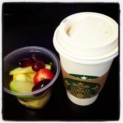 Goodmorning Starbucks â˜•ðŸðŸ“ðŸ‡ðŸ #fruits #whitechocolatemocha #starbucks #morning #wakeup #work #pineapple #grapes #apples #strawberry #healthy #coffee