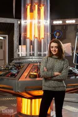 mememolly:bbcamerica:BREAKING NEWS! BBC AMERICA REVEAL MAISIE WILLIAMS AS DOCTOR WHO GUEST STAR-On her first day on set, Maisie Williams said: “I’m so excited to be working on Doctor Who as it’s such a big and important part of British Culture.