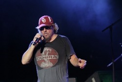 Sammy Hagar performing in Oklahoma and rockin&rsquo; the OU hat!