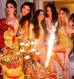 ✨🔥💛One of the Best Nights, Golden night birthday party for my beautiful queen @maryam_arbab #fun#holliwood #friends #lovefun #olgaloera #playmateolga #latina #mandrian #hotel by olgaloera