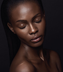 crystal-black-babes:  Ebony Beauty: Adeola