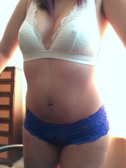 hornynurse32:💙 Decided to play around and take some pics since its been a while. Can’t beat a white lacy bra and lacy blue panties 💙