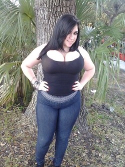 thick-is-shick:  Click HERE to get laid TONIGHT!
