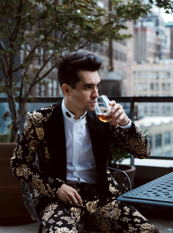 pic-a-roon: actualbrendonurie:   Brendon Urie by Jake Chamseddine This suit is my new sexual orientation 
