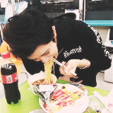 nielsucks:  block b (sans u-kwon) eating delicious ramyun (￣▽￣)ノ  