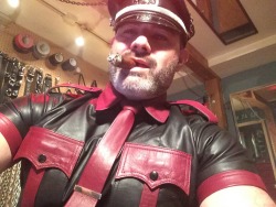 mrkristoferweston:  blago1212:  Sexy!!!!😘😍   My fucking sexy Coach in all his Leather!  Daddy