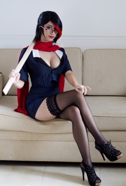 dychancosplay:  Dy Chan as Fiora Headmistress from League of Legends! &lt;3I love this cosplay so much, it’s my favorite! I hope to wear it for a long time, I hate when I get bored when wearing the same thing! Please, if you like it share it with your