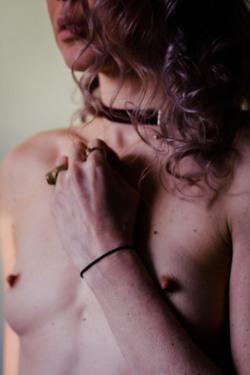 sugarmagnohlia:  (self portrait)   Very sensual. I want to caress your nipples