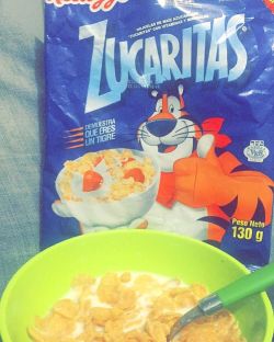 #kelloggs #zucaritas #frostedflakes #cornflakes #cereal #breakfastfordinner
