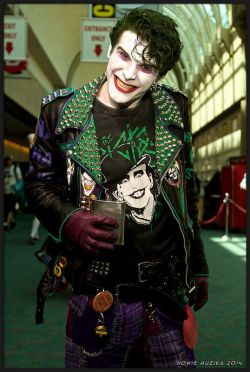 crust-punk-skunk:  tokenblackgermannativefriend:  espikvlt:  cosplaysleepeatplay:  2014 San Diego Comic-Con Cosplay - The Joker, punk version.  I LOVE THIS SO MUCH AND THIS PERSON IS SO CUTE  This is the guy that made my jacket…and yes he is a handsome