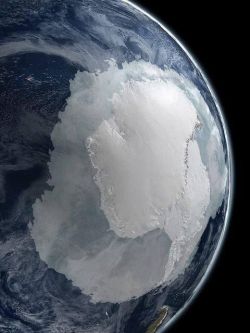 coolthingoftheday:  Earth’s South Pole.