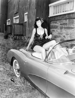 indypendent-thinking:  Bettie Page   Another smiling Bettie for you, Sir.