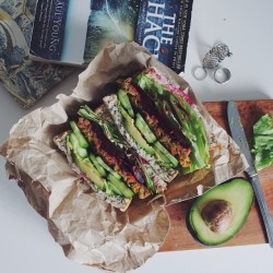 our-healthy-habits:  Veggie sandwich😋 #mymeals Instagram: @ourhealthyhabits 