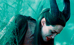 justlookatthosesausages:mydollyaviana:disneyismyescape:carry-on-until-its-gone:wish-upon-the-disney-star:This scene is SO important. Maleficent is with someone she trusts, someone she considers a friend. And then the next thing she knows, she wakes up