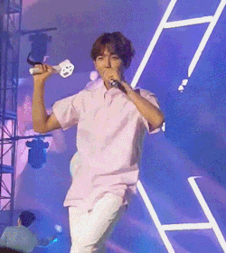 death-by-jongin:  a funky byun to pump up the crowdÂ  