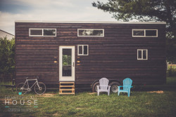 jeremylawson:  litbugi:  Even though I never want wood floors again, I absolutely love this rustic, dark wood 224 sq. ft. home. Especially the little cat bridge. http://tinyhousetalk.com/heart-of-it-all-house-224-sq-ft-tiny-home/   Beautiful house