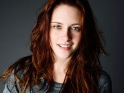 plugbutt:  So I can’t be the only one who finds Kristen Stewart incredibaly attractive?   True!