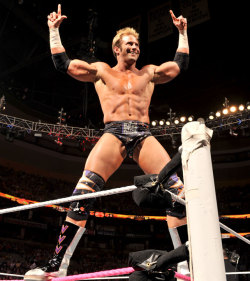 fishbulbsuplex:  Zack Ryder  Now if I can just take a seat on that top turnbuckle I&rsquo;d have the best view EVER!