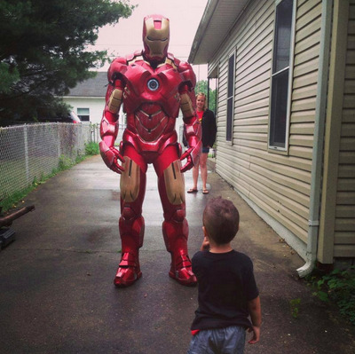 mstrtec:  thesmilinganchor:  Chris Miller: Doing Cosplay The Right Way In the Summer of last year, Amateur Superhero enthusiast, Chris Miller set about building a life-sized replica Iron Man suit, as something of an extravagant hobby, with the added bonus
