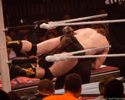 rwfan11:  …I love this move by Mark Henry :-) #DigIn