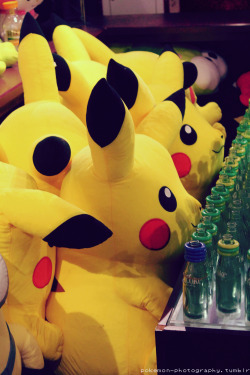pokemon-photography:  Giant Pikachu Plush 