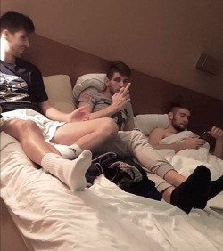 guysinshortsandsocks:You know they are hot