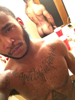luvphattazz:  Damn he is mad sexy as hell