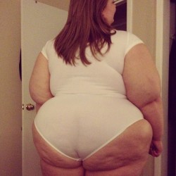 roxxieyo:  I just really like how my butt looks in this  Big round fat ass 