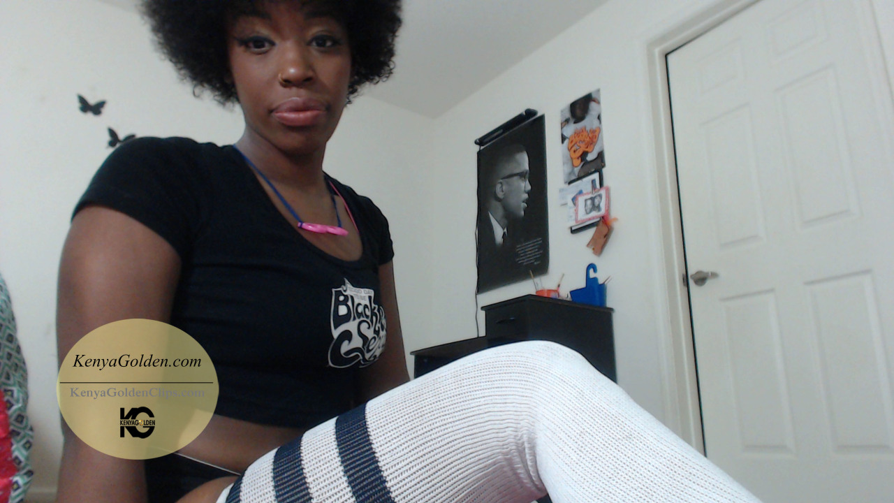 kenyagoldengirl:Recording a custom video that involves me roleplaying an “old school”