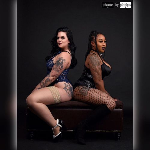 Last minute planning came through and I was able to make magic with @ms.sinister.rose  and @asiammkaycharnay . These ladies were ready to pose and give face.  Thank you both for pulling through.  #photosbyphelps #curvy #lingeriemodel #thickthighssavelives
