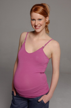 preggomum:  Reblog if pregnant women turn your On