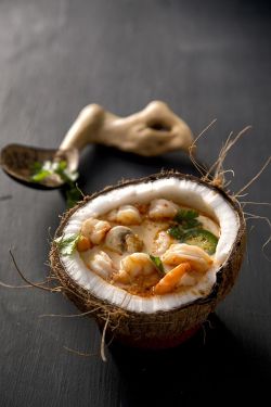 thefoodpantry:  Shrimp Coconut Curry Soup from saltedandstyled.com (via Pinterest)  Wow this is gorgeous. I&rsquo;m not a big fan of coconut but I bet this is soo good. I need to try this.