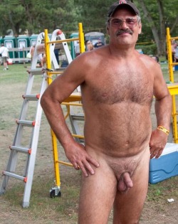 mancreek:  dad at the nudist festival 