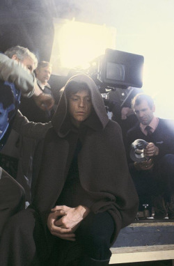 artificialexile:  alien-bidet:  Mark Hamill during the filming of Return of the Jedi  luke look like he about to drop the hottest album in a galaxy far far away 