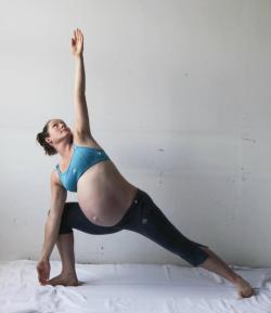 barebackbambi:  I know, I know, another “when I’m pregnant yoga” post but seriously, look at this gorgeous lady. The lines in this pose are stunning and her belly is so beautifully on display. I can only hope to maintain my flexibility the way she