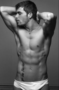tattootranslations:  Model Sven Smits’