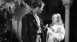haroldlloyds:   Veronica Lake gets fed up with Joel McCrea in Sullivan’s Travels (1941)  