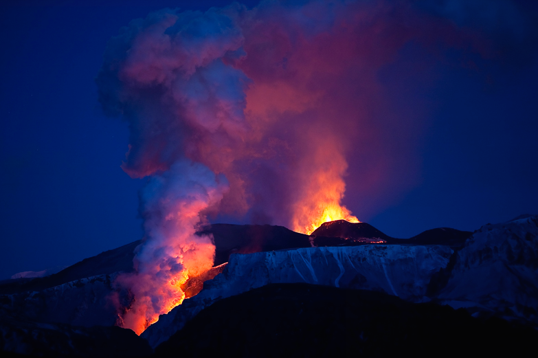 nubbsgalore:  photos of a volcanic eruption and lavafall at fimmvorduhals, east of